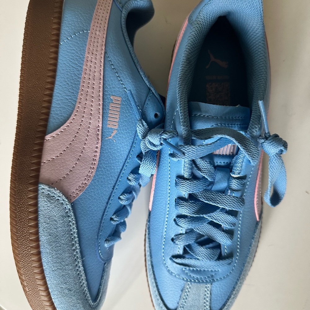 Puma Blue and Pink Sneakers